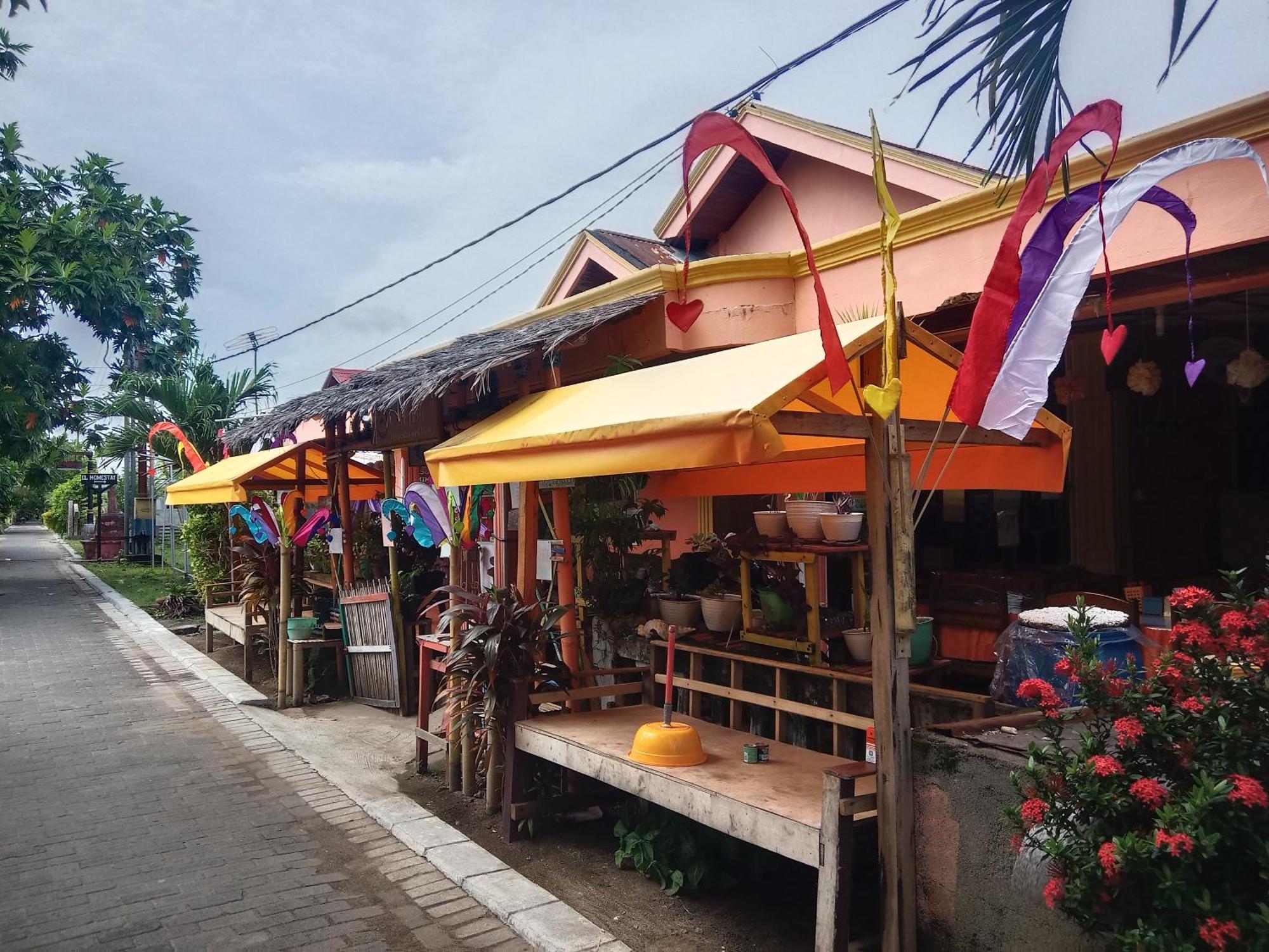 Novita Homestay Bunaken Extérieur photo