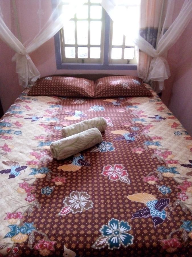 Novita Homestay Bunaken Extérieur photo