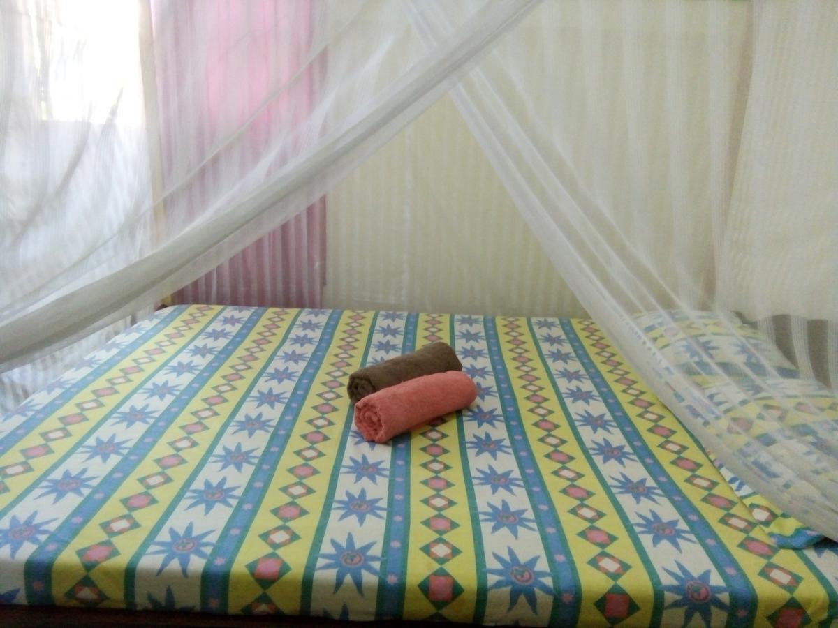 Novita Homestay Bunaken Extérieur photo