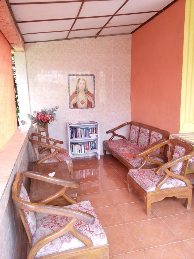 Novita Homestay Bunaken Extérieur photo